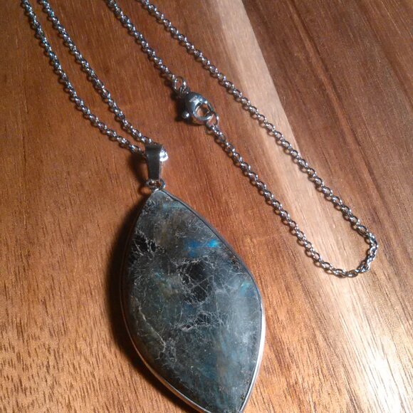 Malagasy Labradorite Stainless Steel Pendant Necklace - Picture 14 of 15